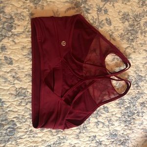 Womens LULULEMON size 6 sports bra.